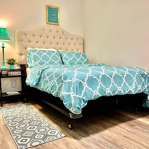 Private With Shared Bathroom On The 1st Floor 10 Minutes Walk To Of Washington Apartment